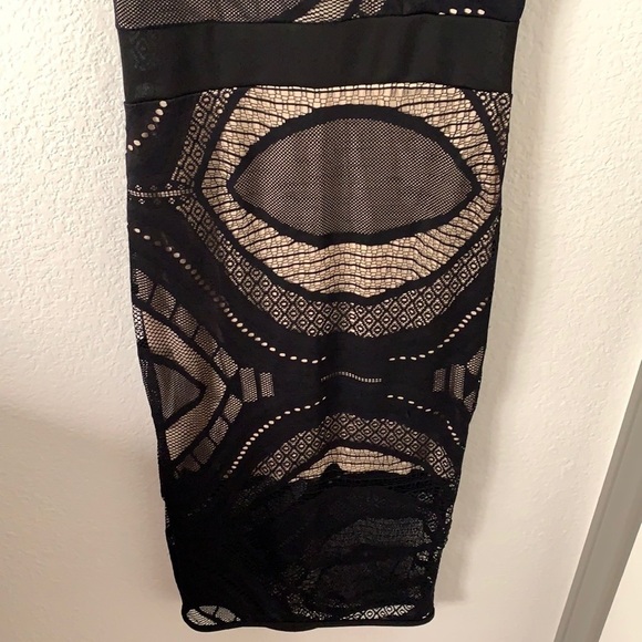 Lace Sheath Dress - Picture 5 of 10